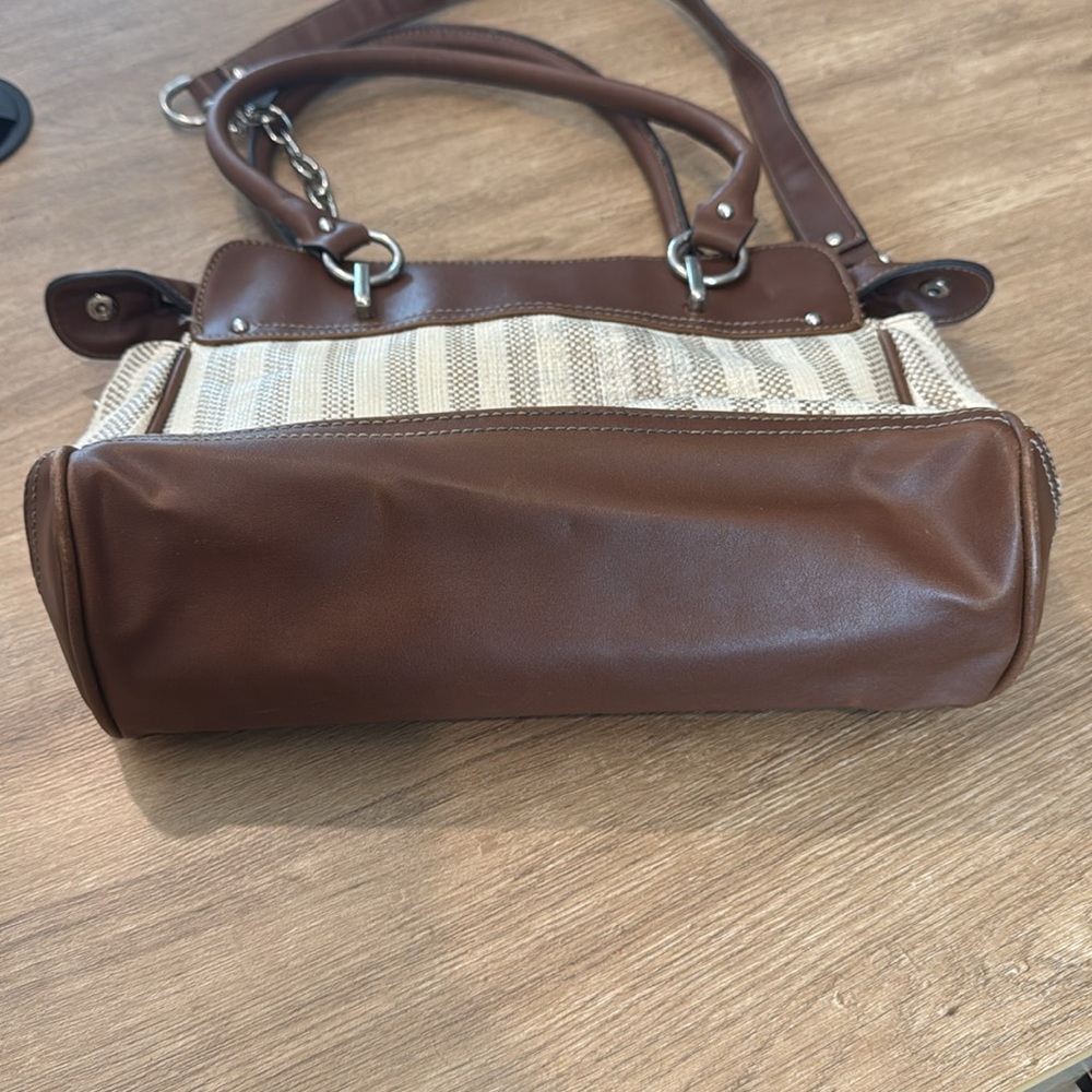 Chaps Woven Stripe Women’s Handbag Purse 3 Compartments Zipper & Snap Close Cute - Picture 6 of 16